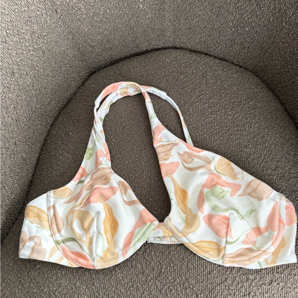Asymmetrical Floral Bikini Top - Picture 2 of 6